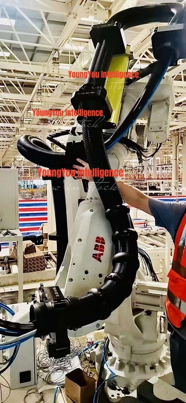 판매 ABB IRB 6700 분배하는 배터리 팩열 2600 밀리미터를 위한 기계적 Abb 로봇 팔